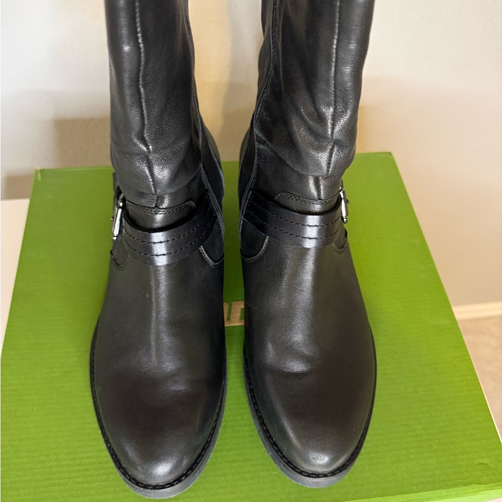 Earth Black Leather Boots - Picture 3 of 10